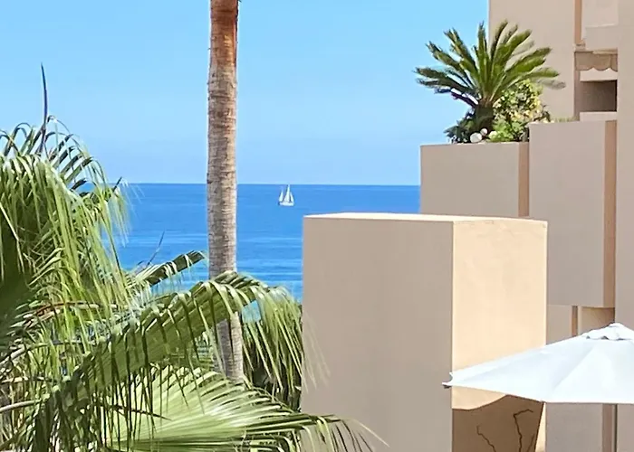 Apartamento Lujo En Primera Linea De Playa En Bahia De La Plata, Estepona